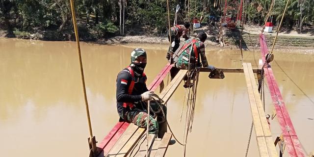 Akses Terputus Pascabanjir, TNI AD Dirikan Jembatan Modular Penghubung 3 Kecamatan di Aceh Utara