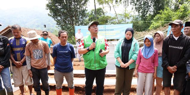 Wakil Ketua DPR Cucun Ahmad Resmikan 8 Rumah Rekolasi untuk Korban Longsor di Arjasari Bandung