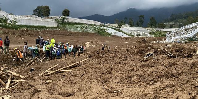 Longsor Cisarua Bandung Barat, Warga Diimbau Waspada Bencana Susulan saat Hujan Deras