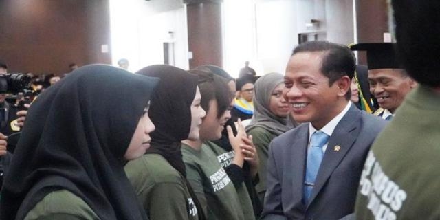 Menteri LH Kukuhkan Mahasiswa Penggerak Pilah Sampah di Universitas Lambung Mangkurat Kalsel