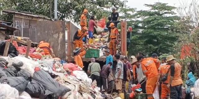 Inovasi Warga Gandaria Jaksel Kembangkan Alat Sampah Plastik Punya Nilai Ekonomi