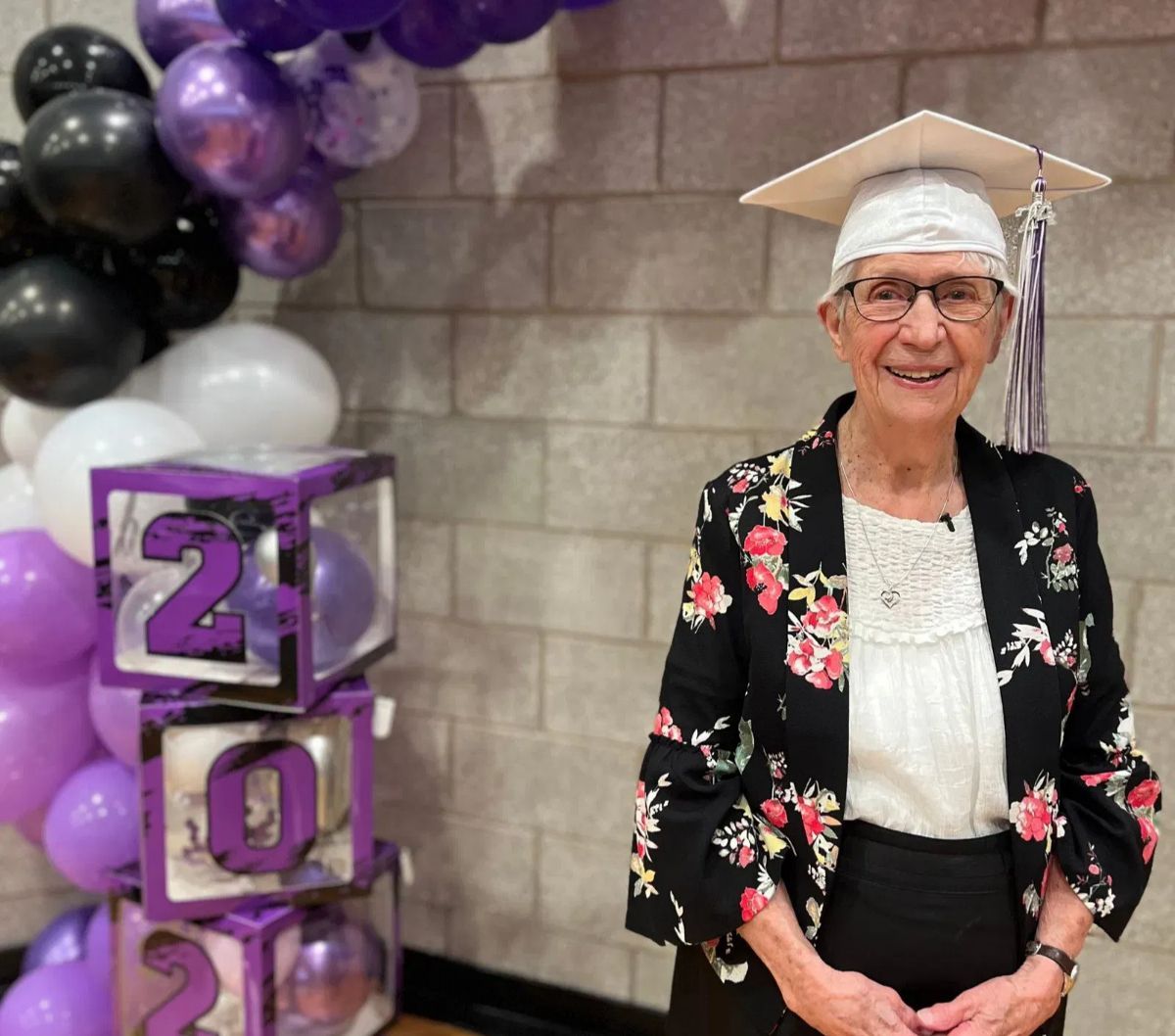 A 97-year-old Grandma in Utah Graduates High School After 80 Years of ...