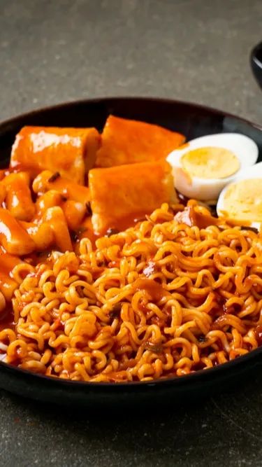 Banyak Konsumsi Makanan Pedas Bisa Bikin Sakit Perut, Kok Bisa?