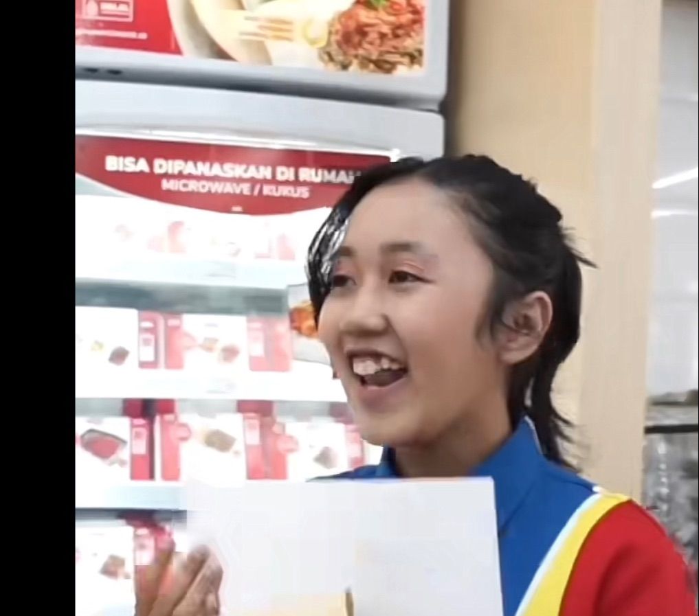 Vania Kasir Indomaret Viral Yang Jago Bahasa Jepang Dapat Hadiah Trip vania-kasir-indomaret-viral-yang-jago-bahasa-jepang-dapat-hadiah-trip
