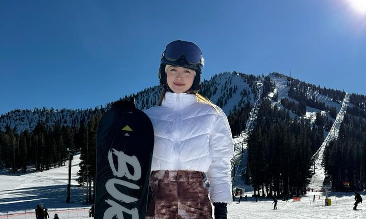 Natasha Wilona Menikmati Liburan Seru di Amerika Serikat dengan Bermain Salju