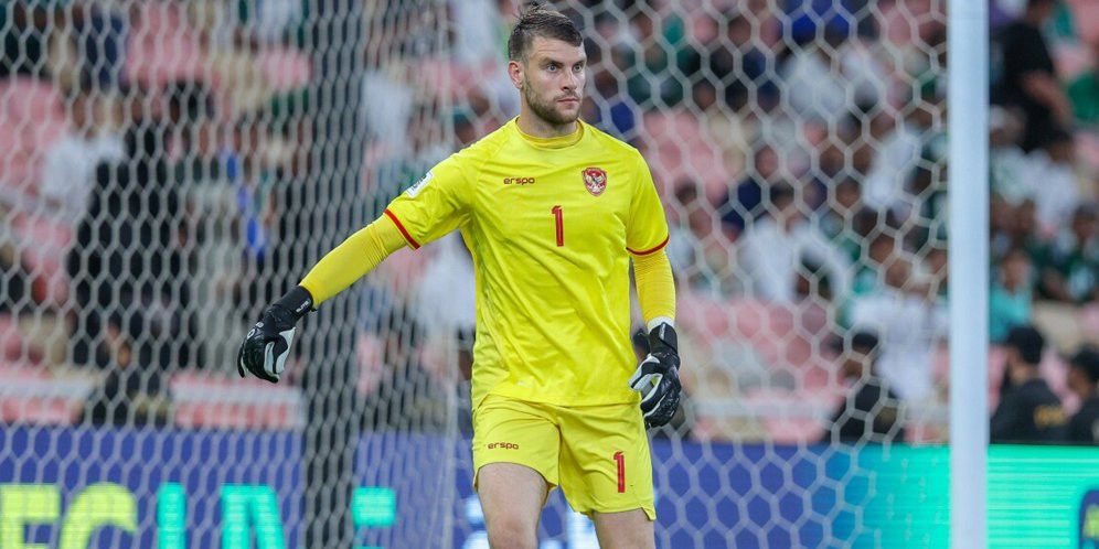 Debut Maarten Paes di Timnas Indonesia: Menegangkan, Berhasil Menggagalkan Penalti Pemain yang Pernah Mencetak Gol ke Gawang Argentina.