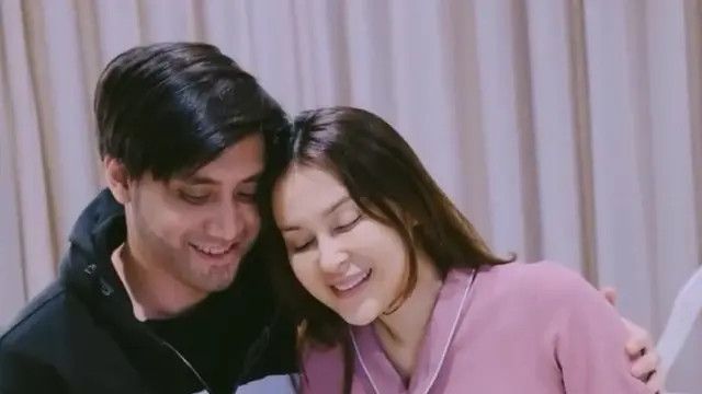 Kabar Bahagia, Kevin Aprilio & Vicy Melanie Dikaruniai Anak Pertama Berjenis Kelamin Perempuan 'Cinta kami Padamu Sangat Besar'