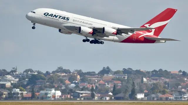 Penumpang  Qantas Syok Film Dewasa Tiba-Tiba Diputar di Pesawat, Banyak Adegan Vulgar