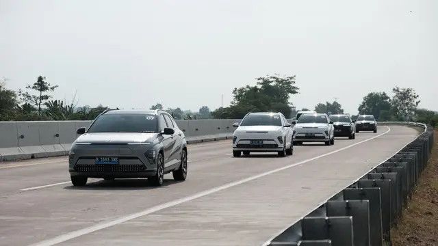 Tips Menghemat Daya Baterai Mobil Listrik saat Perjalanan Jauh