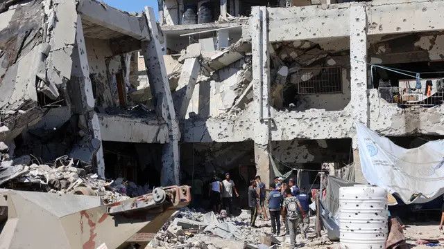 Israel Kembali Bom Sekolah di Gaza, Puluhan Warga Palestina Terbunuh dan Banyak Potongan Tubuh Berserakan di Lantai