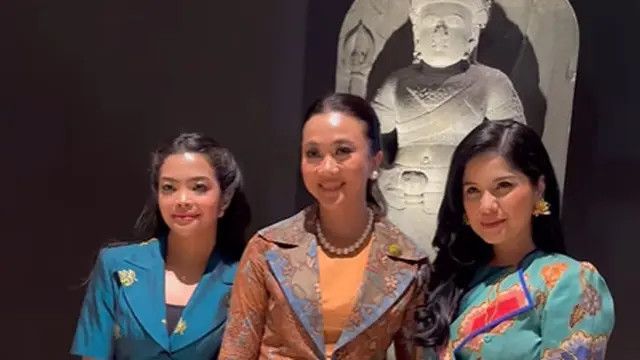 Potret Keakraban Annisa Pohan & Ayu Heni Rosan di Museum Nasional Indonesia, Tampil Cantik dan Menawan