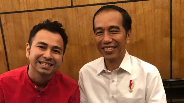 6 Potret Lawas Keakraban Raffi Ahmad dan Jokowi, dari Kolaborasi Pandemi hingga Hadiri Pernikahan Kaseang Pangarep