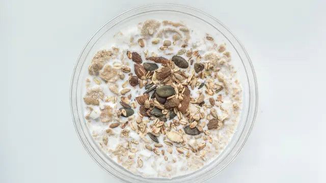 Trik Mudah Atasi Jerawat Meradang dengan Masker Oatmeal dan Madu