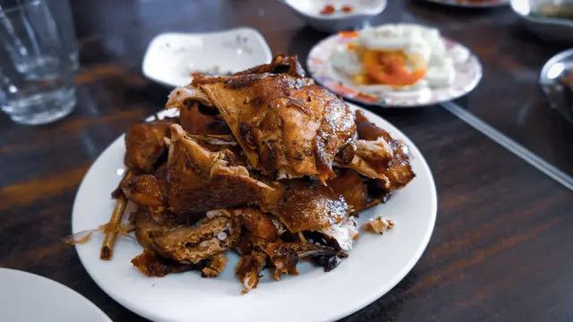 Resep dan Cara Masak Bebek Goreng Bumbu Hitam Madura yang Lezat dan Tak Berbau