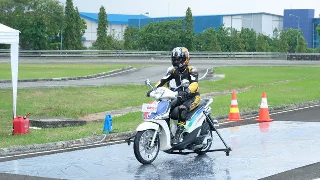 Benarkah Teknologi ABS Efektif Mencegah Kecelakaan Sepeda Motor?