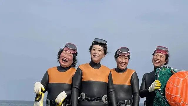 Asal Usul Haenyeo, Penyelam Wanita yang Tangguh hingga Dapat Julukan Mermaid dari Korea