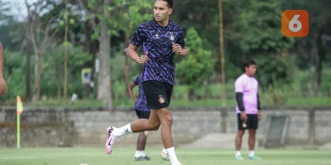 Cerita Ezra Walian Ungkap Alasan Meninggalkan Persib Bandung dan Memilih Bergabung ke Persik Kediri