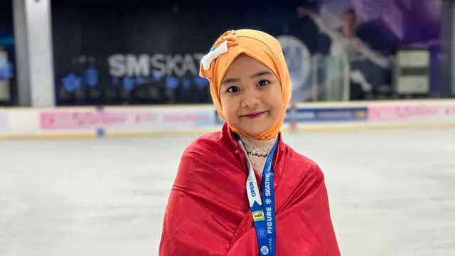 Tampil Berhijab, Atlet Cilik Medina Khaira Fastabiqa Juarai Ice Skating Championship 2024 di Filipina