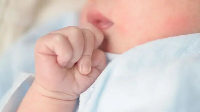 Bayi Miliki Kulit Putih saat Lahir, Mengapa Bisa Berubah Setelah Lahir?