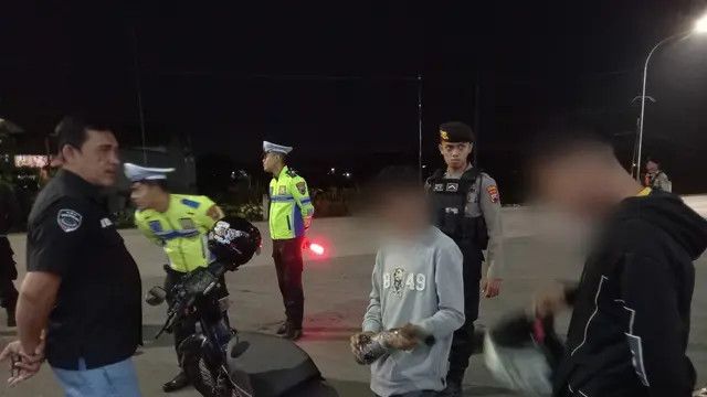 Polisi Datang, Puluhan Pebalap Liar Kocar Kacir