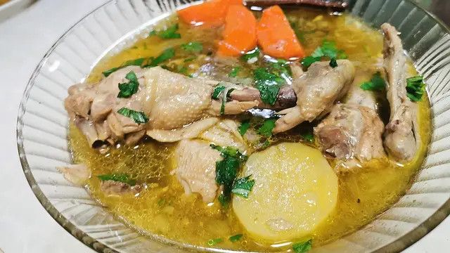 Cocok Disantap di Musim Hujan, ini Resep Sop Ayam Rumahan yang Lezat dan Mudah Dibuat