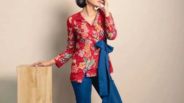 Model Batik Wanita Elegan 2025, Sentuhan Tradisional Modern yang Buat Penampilanmu Makin Menawan