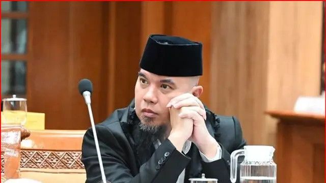 Ahmad Dhani Hadiri Rapat Komisi X DPR-RI sebagai Anggota Dewan, Netizen: Malam Jadi Dewa