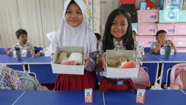 FOTO: Dukung Program Prabowo, Lanud Halim Perdanakusuma Uji Coba Makan Bergizi Gratis