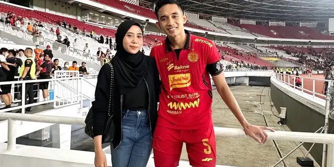 Bek Timnas Indonesia Rizky Ridho Resmi Tunangan, ini Potret Cantik Calon Istri yang Ternyata Teman Satu SMA