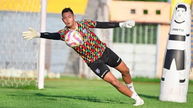 Profil Erlangga Setyo, Pemain Raksasa Indonesia yang Siap Kawal Gawang Timnas di Piala AFF 2024