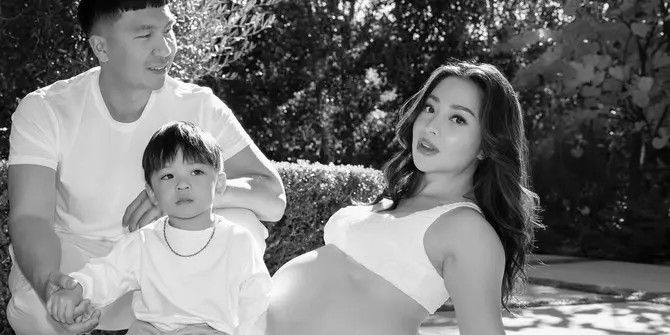 6 Potret Maternity Shoot Nikita Willy di Luar Negeri, Tampak Makin Glowing, Elegan dengan Crop Top dan Baju Transparan