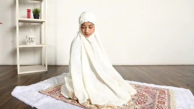 Pakaian Terkena Najis Diketahui Setelah Sholat, Haruskah Sholat Diulang?