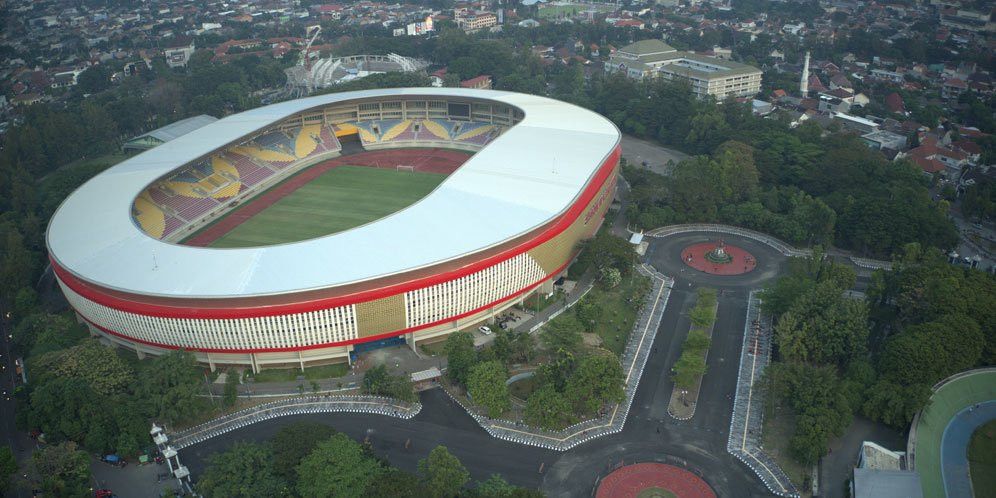 Kondisi Rumput Stadion Manahan Jelang Pertandingan Timnas Indonesia Vs Laos