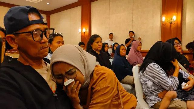 Momen Tangis Keluarga Terpidana Kasus Vina Cirebon Pecah saat MA Tolak Pengajuan PK