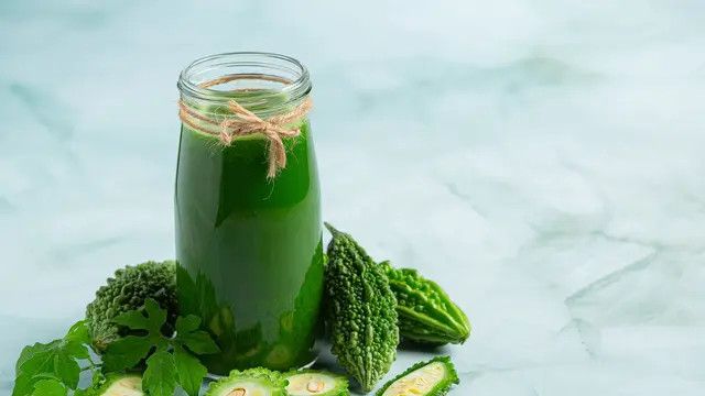 Jus Pare dan Manfaatnya untuk Kulit, Jantung, hingga Berat Badan