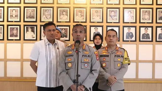 Istri Ketahuan Selingkuh Lindas dan Seret Suaminya Baru Menyesal Usai Ditangkap Polisi