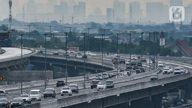 Polri Terapkan Contraflow di Tol Japek Amankan Puncak Arus Mudik Nataru 2024