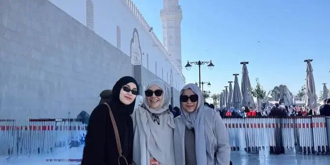 8 Artis Ini Pilih Umrah Bareng Keluarga ke Tanah Suci di Musim Libur Akhir Tahun, dari Ayu Ting Ting hingga Tasya Kamila