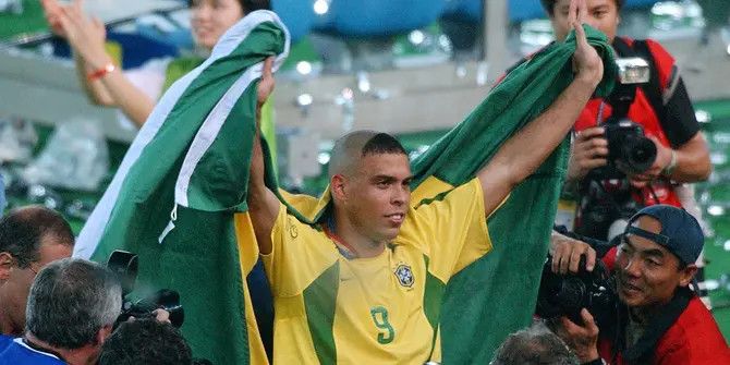 Ronaldo Akhirnya Bicara soal Gaya Rambut Kuncung saat Piala Dunia 2002