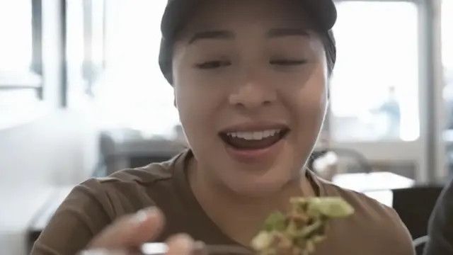 Cara Unik Induksi Alami Nikita Willy, Makan Salad Legendaris di Amerika Demi Memudahkan Proses Kelahiran Anak ke-2