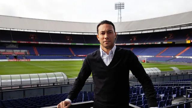 Profil Denny Landzaat, Calon Asisten Patrick Kluivert di Timnas Indonesia yang Berdarah Maluku