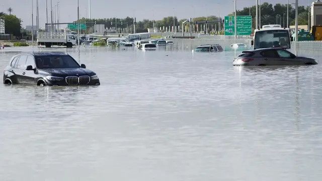 Hujan Deras Sebabkan Banjir di Arab Saudi, Makkah dan Madinah Terdampak