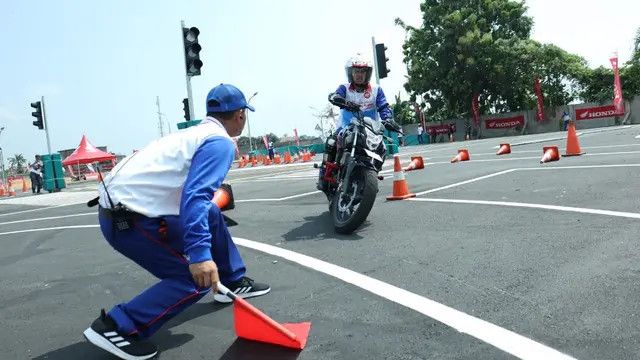 Cegah Kecelakaan, Pengendara Motor harus Memahami Teknik Pengereman yang Efektif