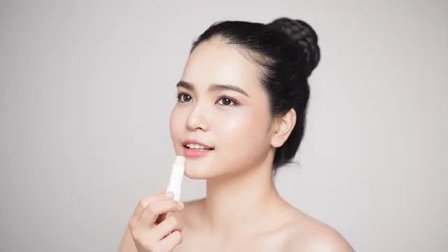 Pentingnya Lip Balm, Rahasia Bibir Lembap untuk Semua Kalangan