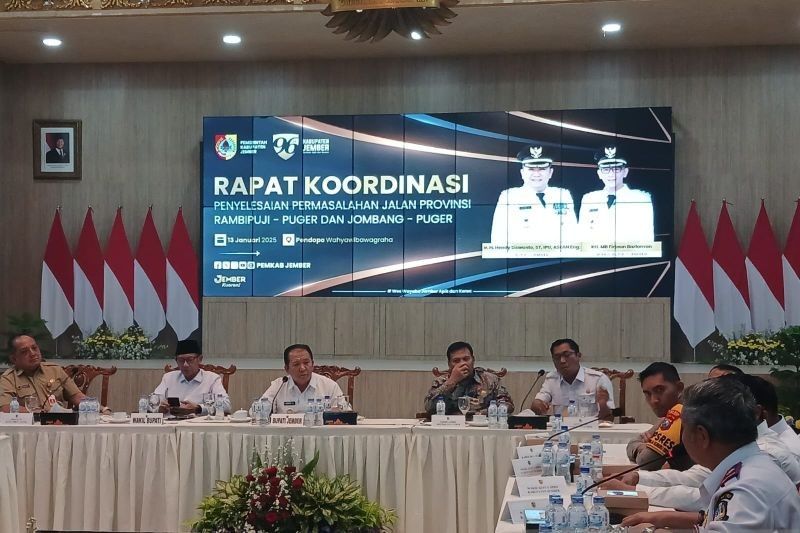 Jember Cari Solusi Jalan Rusak: Kesepakatan Batasi Truk & Perbaikan Jalan