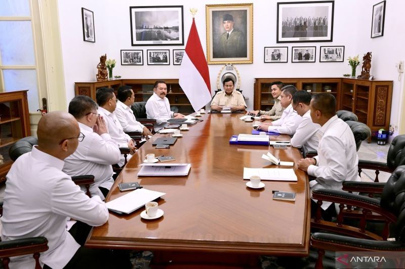 Presiden Prabowo Perintahkan Kejaksaan Fokus Tindak Perizinan Ilegal