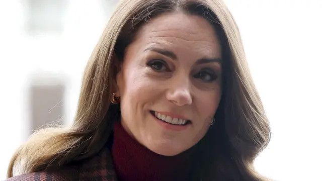 5 Foto Menarik Kate Middleton saat Kunjungi Rumah Sakit untuk Kemoterapi, Termasuk Momen Bersama Anjing Terapi