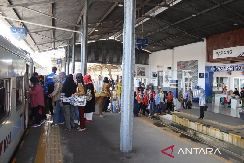 KAI Sumbar Tambah Frekuensi Kereta Api Mulai Februari 2025