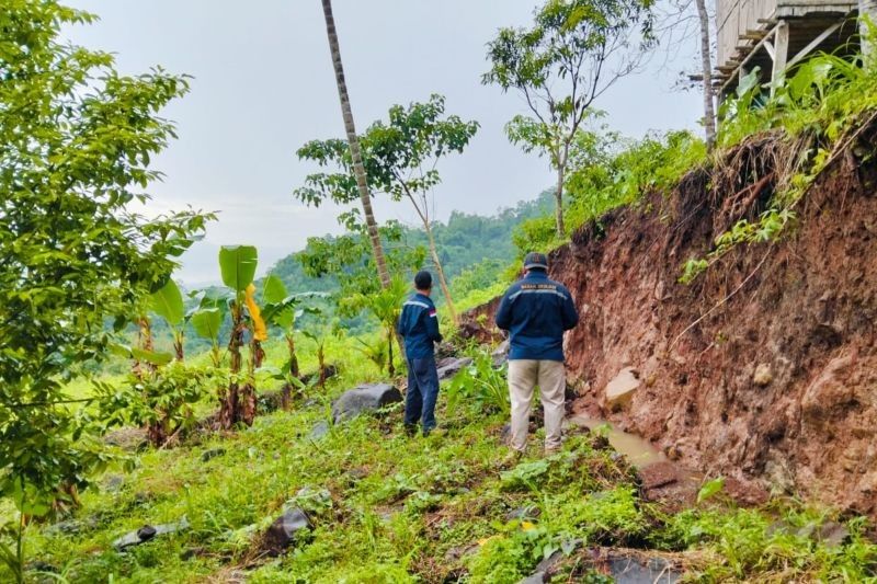 Ancaman Tanah Bergerak di Manggarai Timur: 8 Rumah Terancam, Relokasi Direkomendasikan