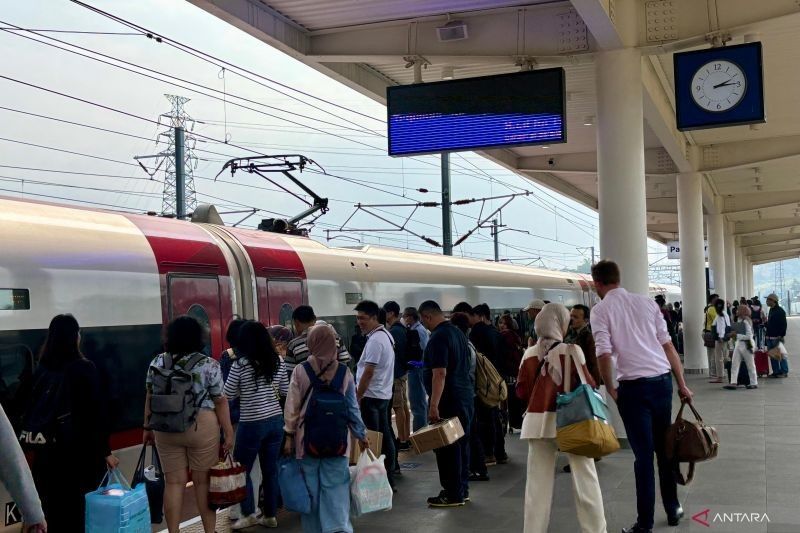 Kereta Cepat Whoosh Tambah Perjalanan Jadi 62 Per Hari Mulai Februari 2025